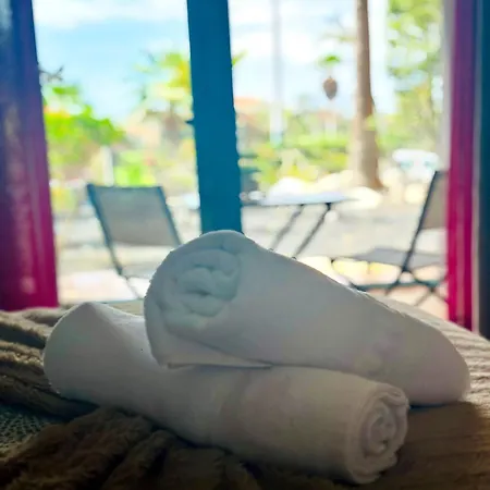 Terraza De La Paz Vista Al Campo De Golf